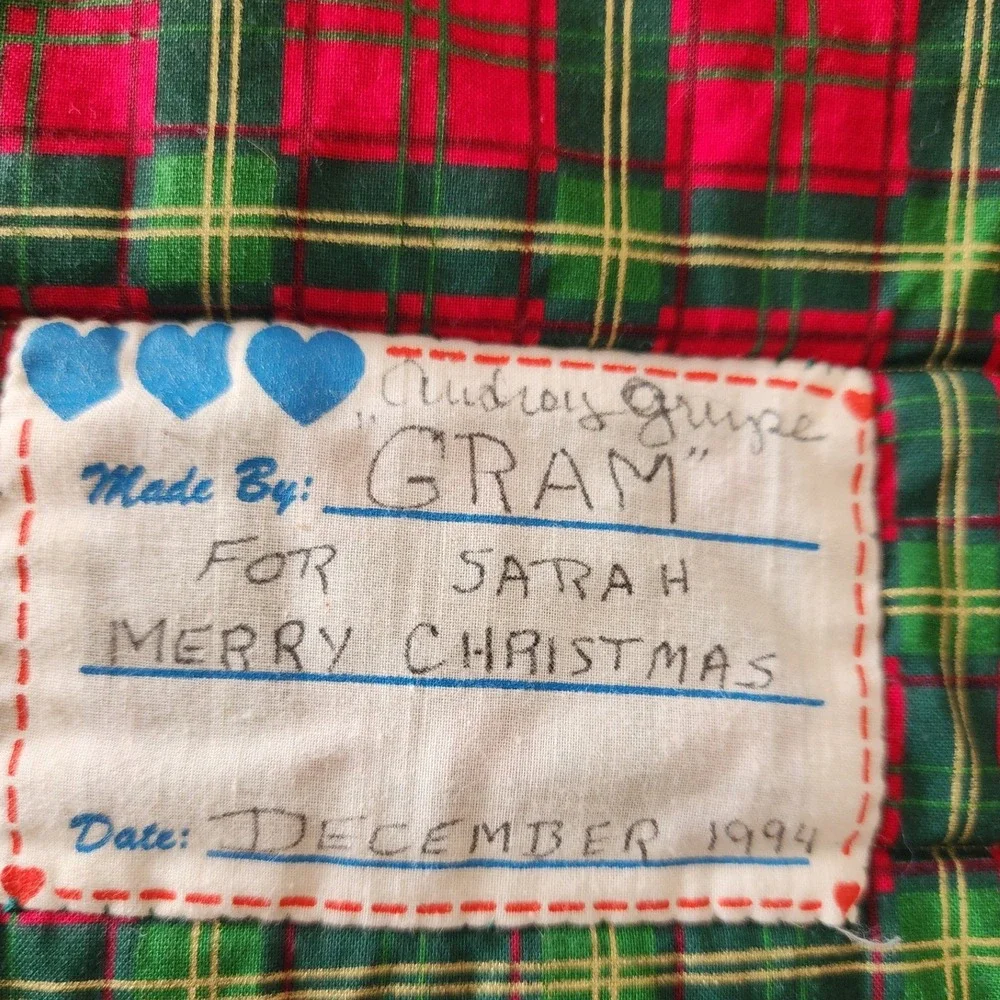 Handmade Christmas Quilt Tree Animals Holly Hearts Red Green Beige Wall Art 1994